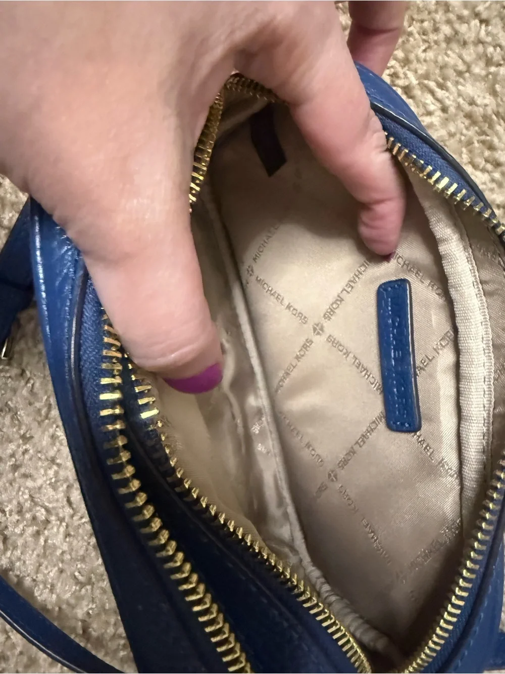 Michael Kors compact pebbled